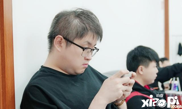 王者荣耀:猪哼回归EDGM,临危受命
