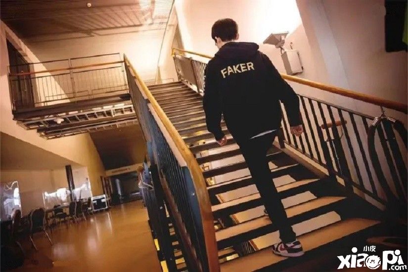 T1 传奇中单大魔王 Faker 续约!征战英雄联盟第十年生涯!
