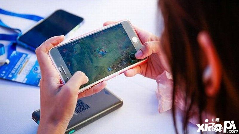熊孩子玩游戏3天充2万,家长得知后要求腾讯退款!