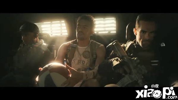 《使命召唤19:现代战争2》官方发布恶搞视频,一起去战场打篮球!