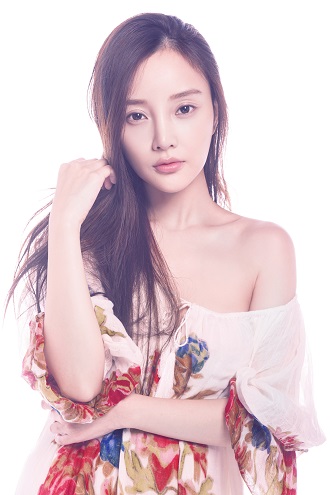 李小璐宣布加盟椰子游戏 力推明星手游