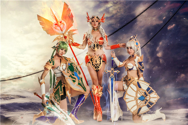 《少年龙骑士》Cosplay妹子vs萌妹 哪款是你的菜
