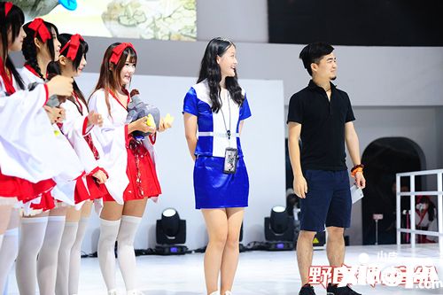 野良神：宿命展台猜拳赢舞娘