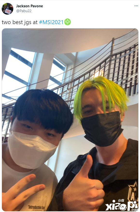 挺自信！PGG打野晒与Canyon合影：MSI最好的两个打野