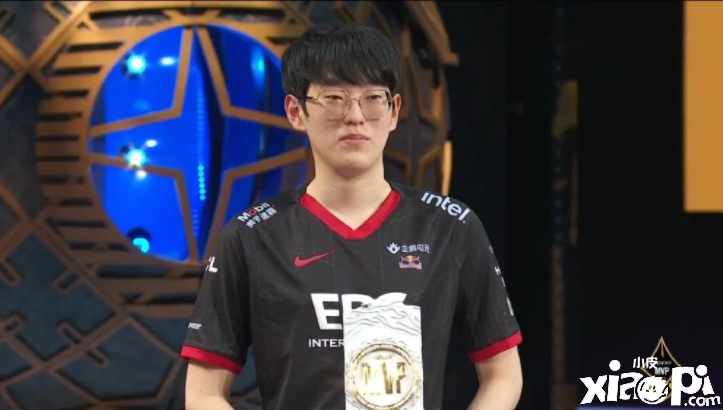 英雄联盟：【S11红黑榜】不破不立！EDG逐梦多年终夺冠