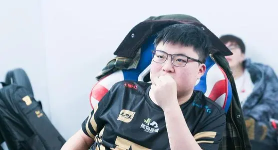 WBG经理：诚信重要吗？ UZI说服了刘青松加入BLG?