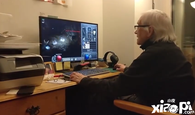 55岁网红老阿姨 玩了3000多个小时CS:GO?
