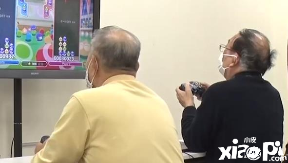 55岁网红老阿姨 玩了3000多个小时CS:GO?