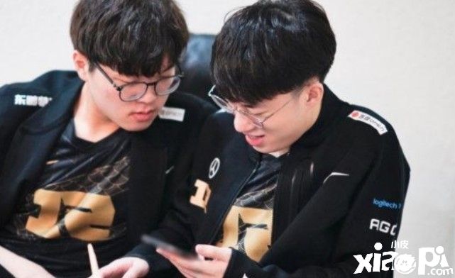 英雄联盟：EDG前教练过档RNG的那些事 朱开：没75%不能放假！
