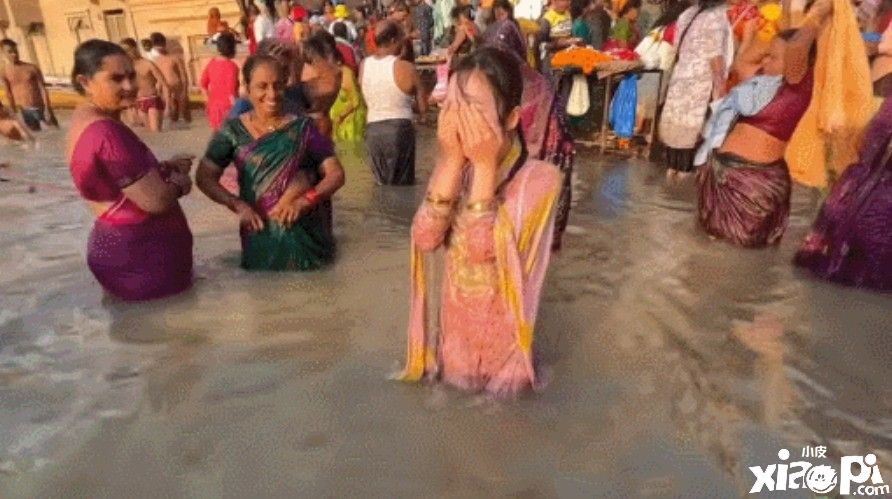 日本女网红亲身体验印度恒河净身仪式,上岸后便重病不起!