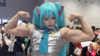国际尺码E罩杯以上的女角色 发现成年人玩偶的囧图