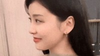 杨幂回应三亿对赌传闻 不如敬业福的动态图