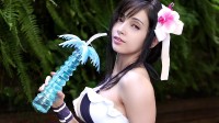 混血美女COS《FF7重生》蒂法：两套泳装身材火辣