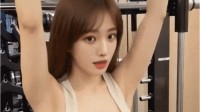 女子讨薪被壮汉暴力扔出门外 健身不明显的动态图