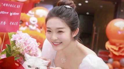 车模一姐跨界做餐饮 网红面馆李凉凉彻底凉凉