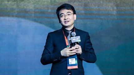 成绩造假后 何凯文直播超800人排队付费连麦