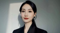 小米SU7 Ultra美女车主：上班Excel大师 下班赛车手