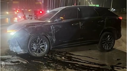长安UNI-Z撞墙致使胸骨骨折：侧气帘未弹出