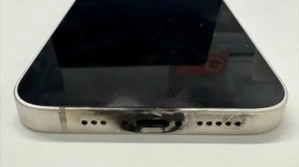 iPhone14充电时接口爆炸 客服：此前也发生过 需检测