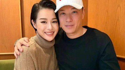 胡杏儿老公回应搂抱美女 仅是热情表达无意不当
