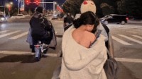 有优先择偶权的翘臀 夏天就看比基尼的动态图