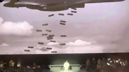 陈奕迅日本演唱会空投炸弹画面引争议：不必过度解读