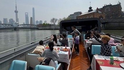 “史上最火五一”出游报告发布 两类人最愿意花钱