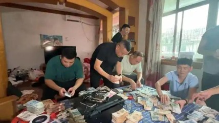 夫妻俩家中合伙印制20多万元假币：每天印多少花多少