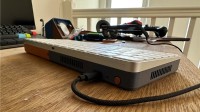 Steam Deck塞进苹果妙控键盘：秒变便携游戏PC