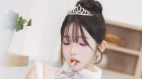 《剑星》体模尹雪花办见面会：新照片大雷竟然夹薯条