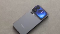 卢伟冰称大量iPhone用户换小米17！店里当场换！