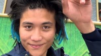 男子公开强行搂抱A妹！遭当地政府起诉