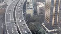 成都堵车也没人走公交车道:素质不如摄像头像素有用