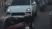 乘客13分钟内连续2次开门杀担主责 司机次责