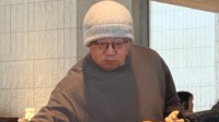 56岁窦唯状态引热议 毛线帽遮掩秃顶身材明显发福