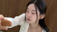 《剑星》体模申才恩美照：低胸毛衣Q弹大雷看个够