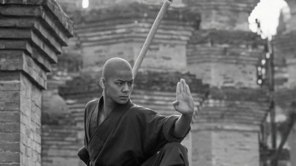作为人类最早的武器之一 棍在游戏中为何如此罕见？