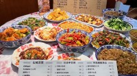 网友吐槽6人聚餐餐位费48元：比菜还贵 又不好意思退