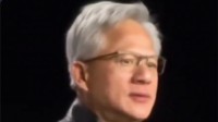 黄仁勋公开演讲时暴怒：我讨厌的事不多这算一件！