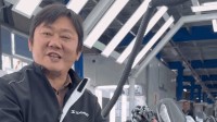 中国首款WSBK冠军摩托车！张雪820RR正式量产下线
