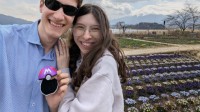 羡煞旁人！国外男子用大师球求婚：她笑着答应了