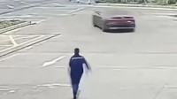 奥迪车主加完632元油逃单：员工4天工资打水漂