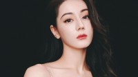 迪丽热巴自曝“没剧本可接” 网友：普通人面试呢！