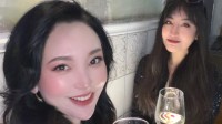 金莎晒照被网友说看成刘晓庆：那多美啊!抬举我了