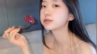 《剑星》体模申才恩超低胸装真眼馋！吊带美背美爆了