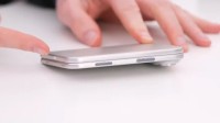 iPhone折叠屏上手：尺寸如化妆镜 售价一万起！