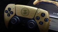 《007初露锋芒》PS5手柄开箱:金色拉满致敬经典