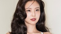 涩到没边！Jennie超大尺度美照：只手遮酥胸 太劲