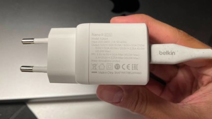 厂商们现在连充电头都