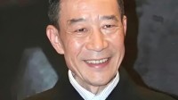 72岁李雪健双耳已完全失聪 靠背下对手台词拍戏